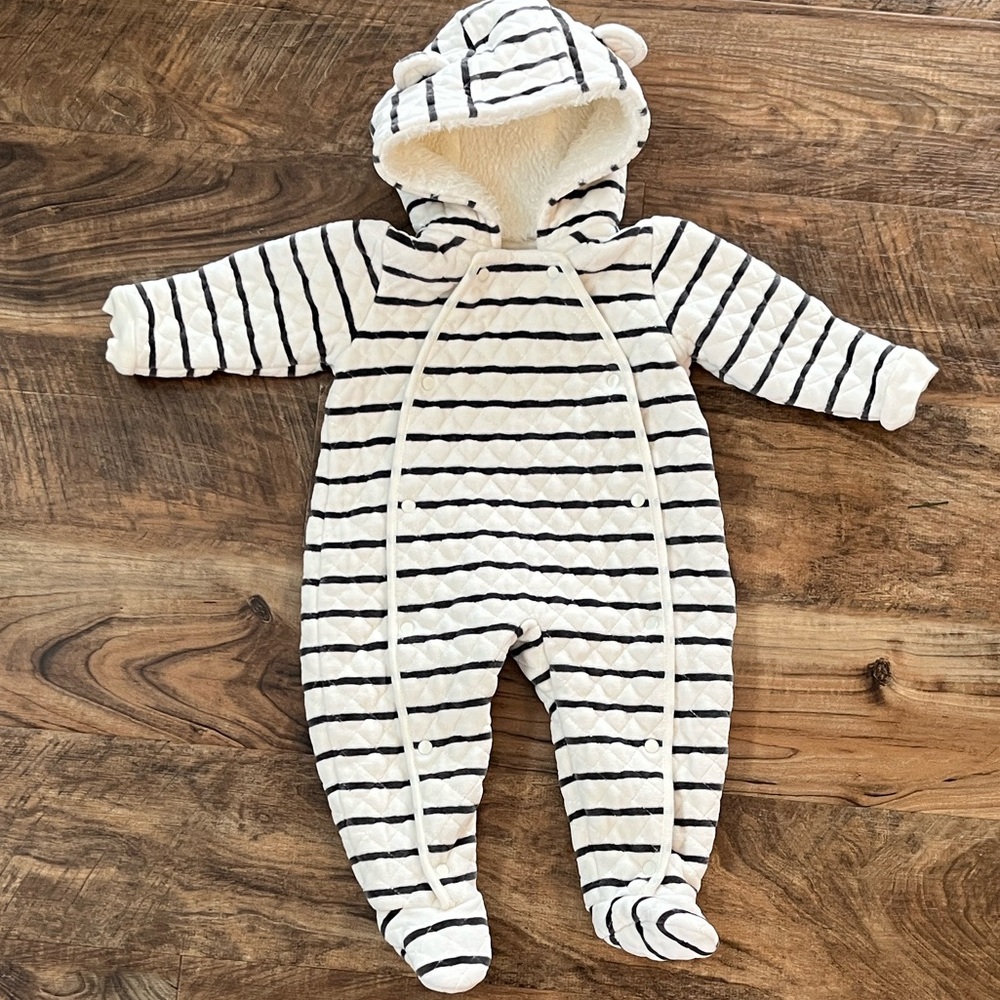 Nordstrom Dark Grey and White Striped Baby gear